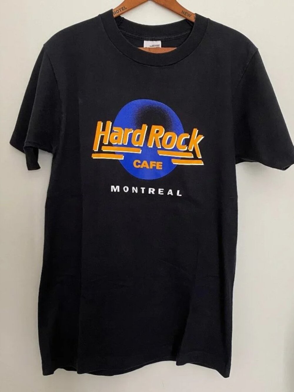 vintage hardrock cafe montreal tshirt size medium